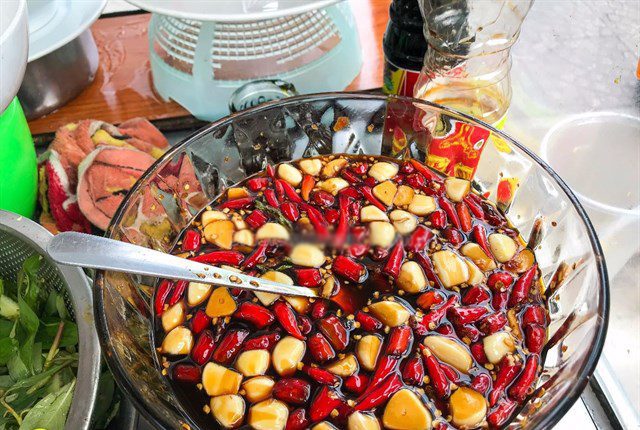 Cách làm nước sốt bánh mì chả cá nha trang 7 banh mi nha trang 4