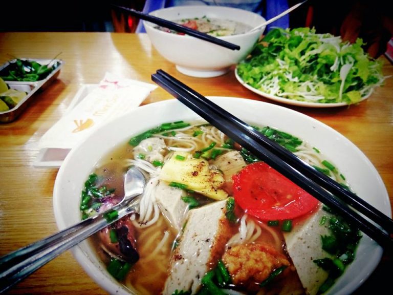 Cung cấp chả cá nha trang giá sỉ, chiết khấu cao 4 NguyeNhan cung cấp chả cá nha trang giá sỉ cho quán bún chả cá Nha Trang tại TP.HCM và các tỉnh thành.