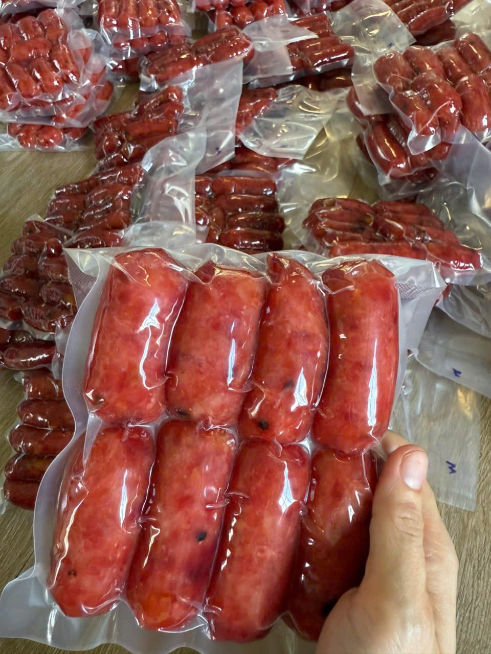 lạp xưởng tươi giá sỉ